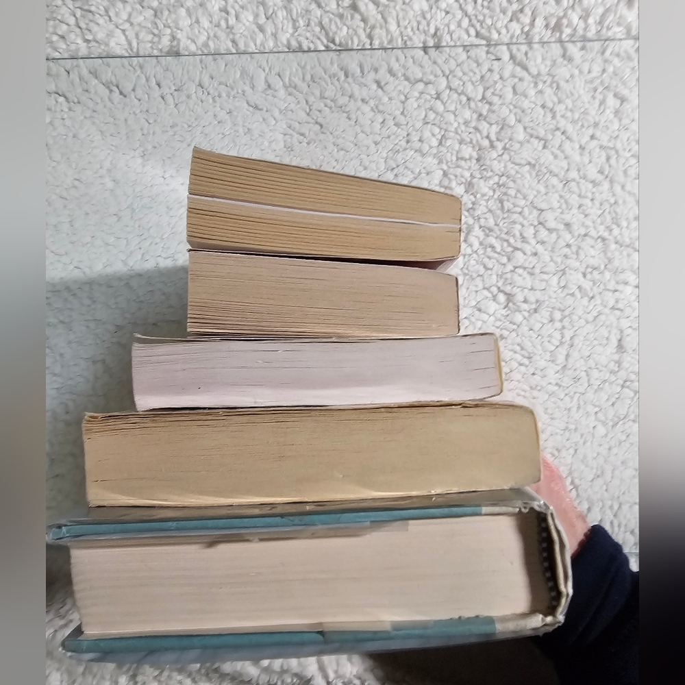 Books ( Bundle of 5) - Picture 13 of 13